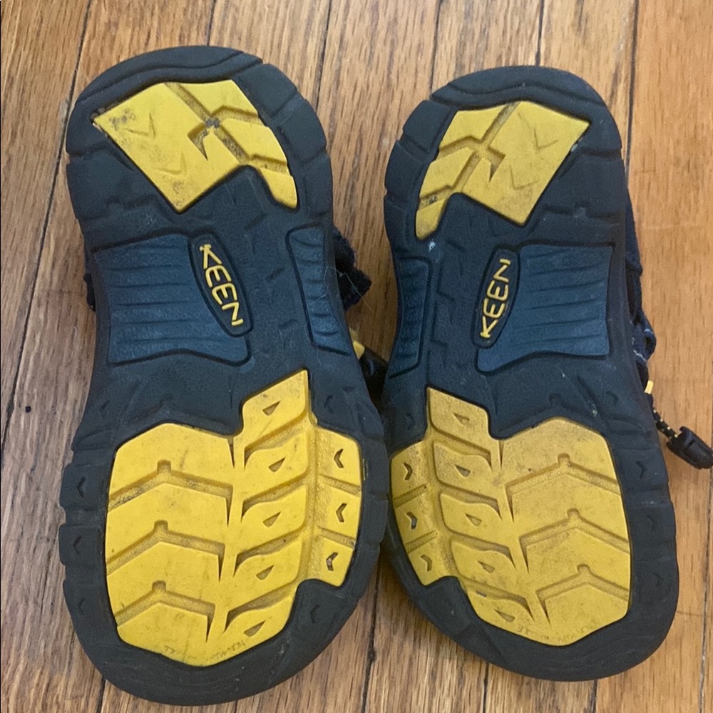 Keen Kids Black and Teal Outdoor Sandals size 10 - Picture 2 of 6